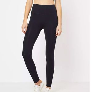 Lou & Grey Highrise Essential Leggings in Charcoal